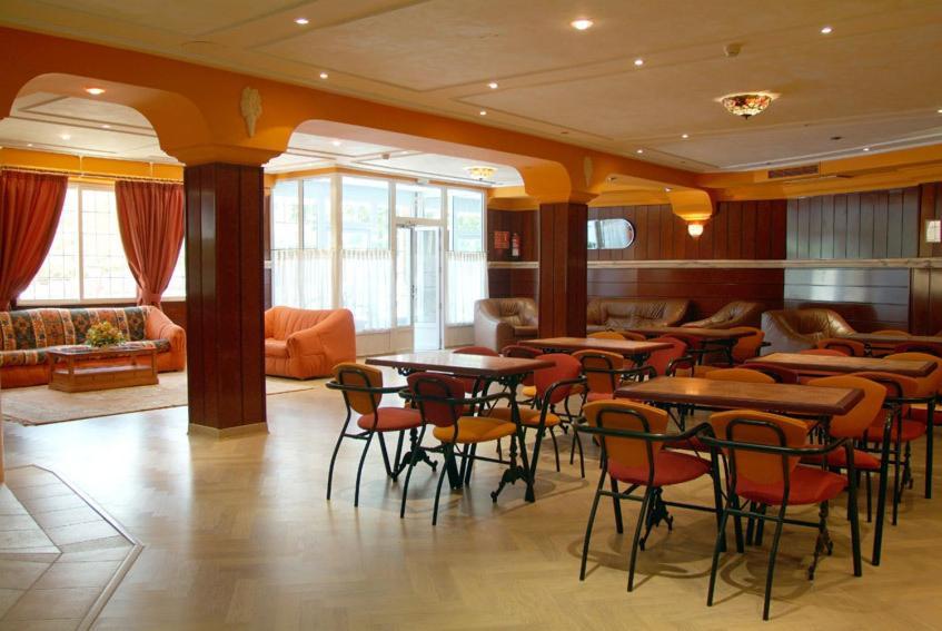 Hotel Cabanas Puertollano Zewnętrze zdjęcie