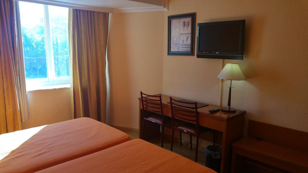 Hotel Cabanas Puertollano Zewnętrze zdjęcie
