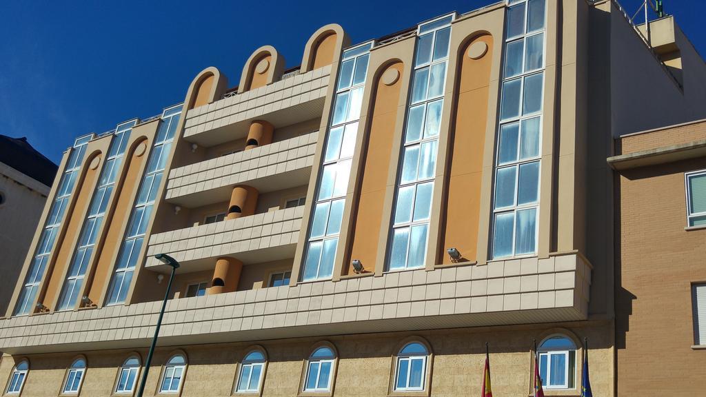 Hotel Cabanas Puertollano Zewnętrze zdjęcie