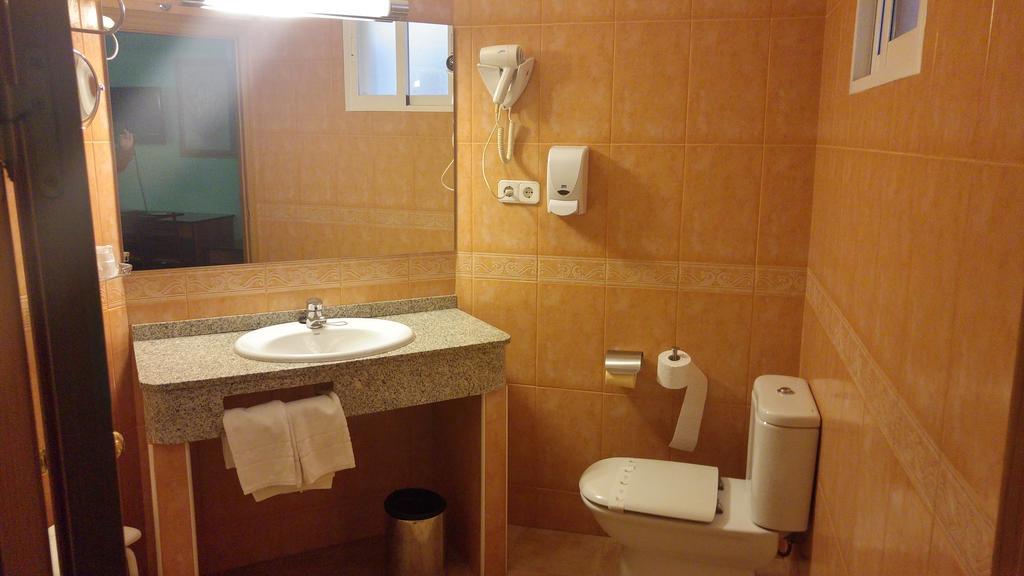 Hotel Cabanas Puertollano Zewnętrze zdjęcie