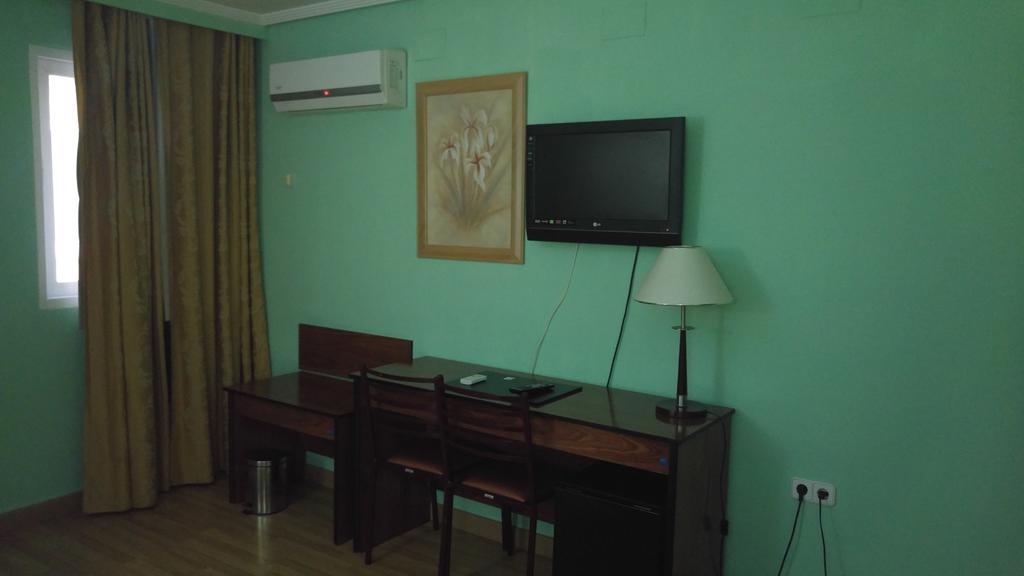 Hotel Cabanas Puertollano Zewnętrze zdjęcie