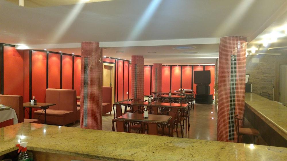 Hotel Cabanas Puertollano Zewnętrze zdjęcie
