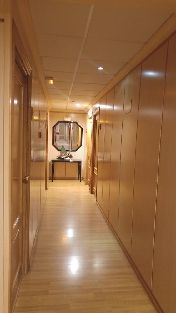 Hotel Cabanas Puertollano Zewnętrze zdjęcie